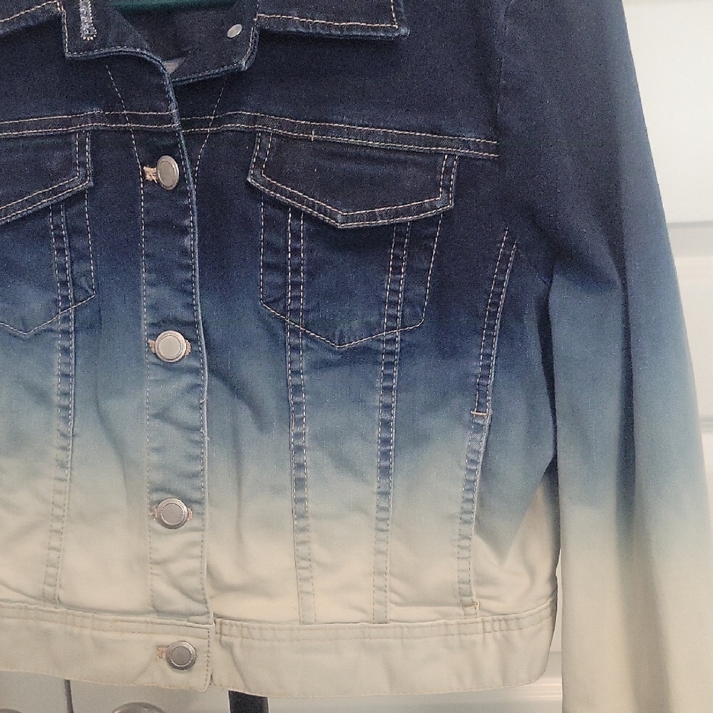 Chico's Cropped Ombre Blue and Cream Denim Jacket - Picture 5 of 11